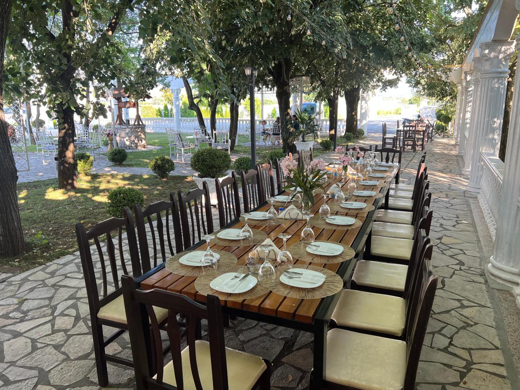 Hotel Paradise Шкодер Экстерьер фото