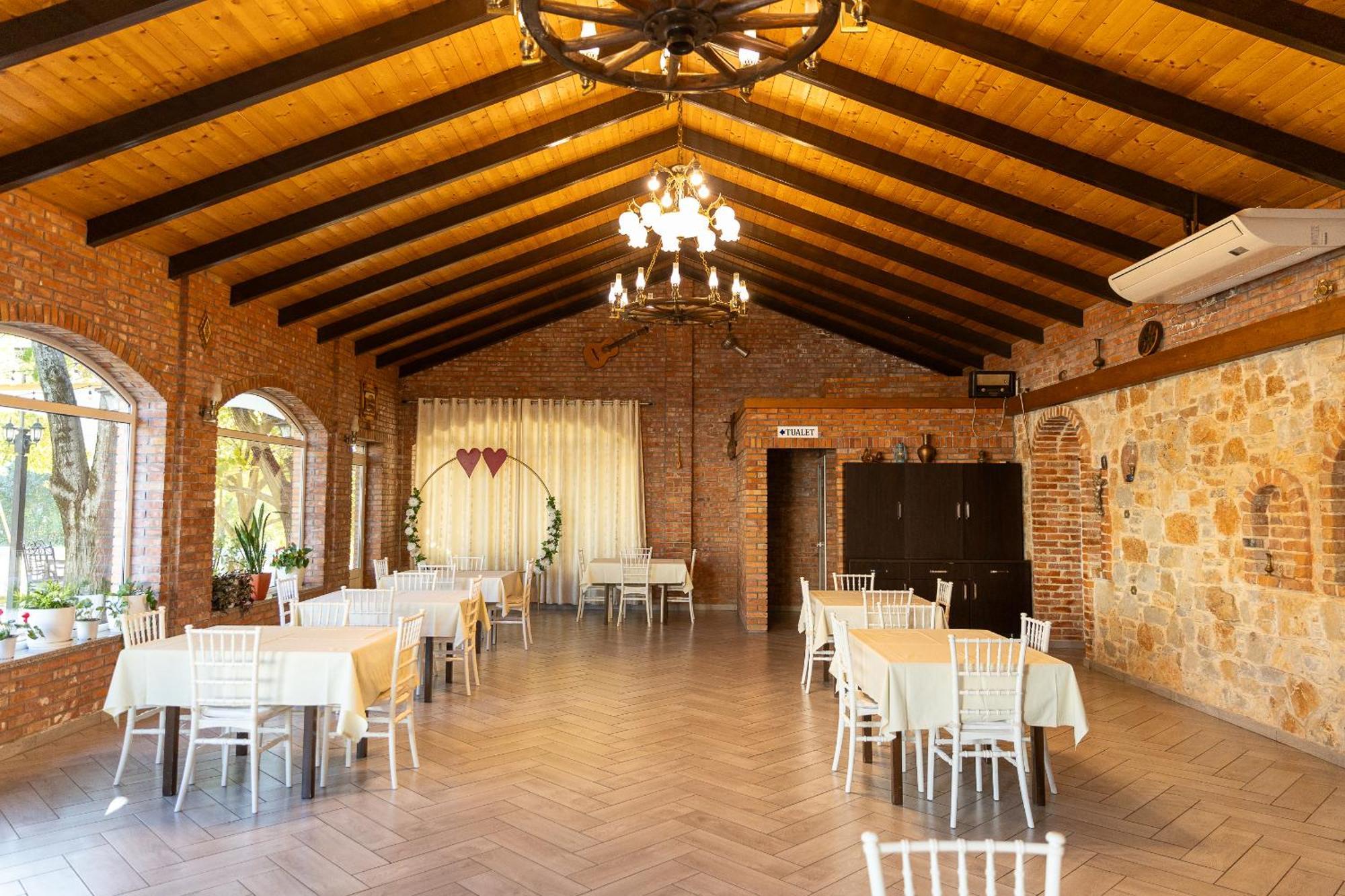 Hotel Paradise Шкодер Экстерьер фото