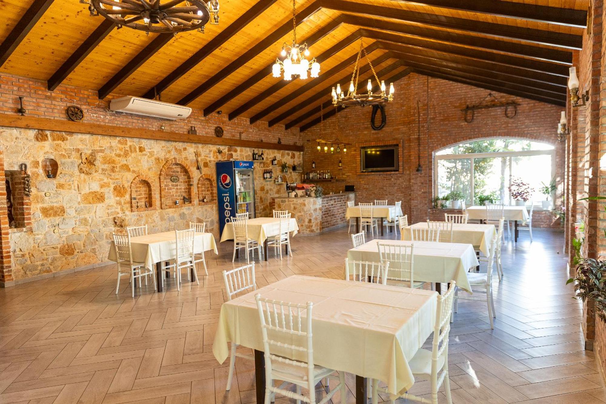 Hotel Paradise Шкодер Экстерьер фото